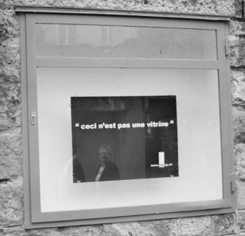 ceci n'est pas une vitrine